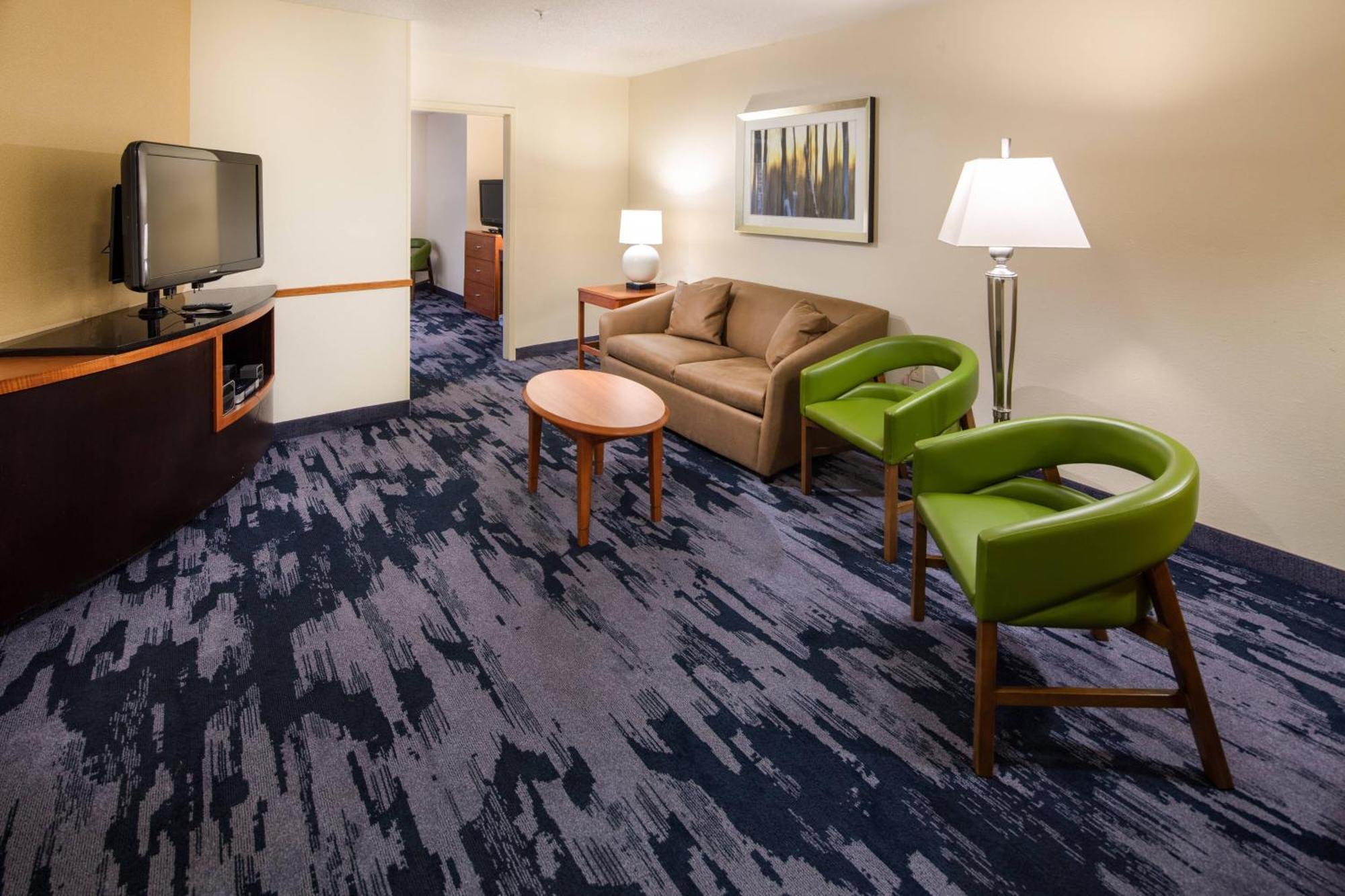 Fairfield Inn And Suites By Marriott South Boston Exterior photo
